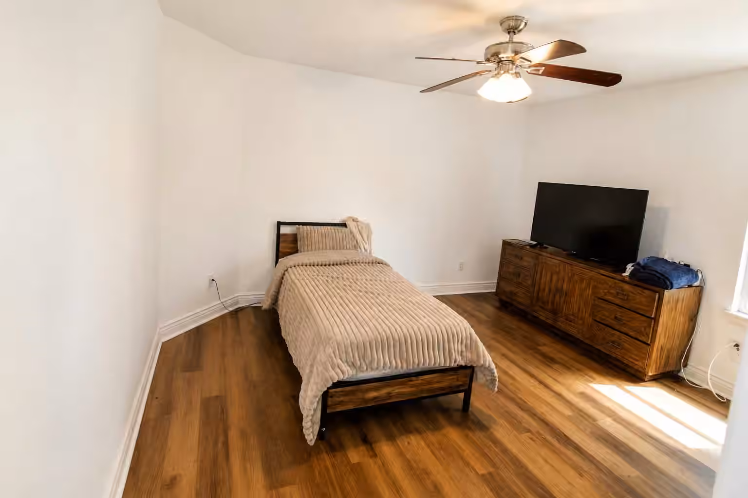 Photo 5 of 6022 Crakston Street, Houston, TX
