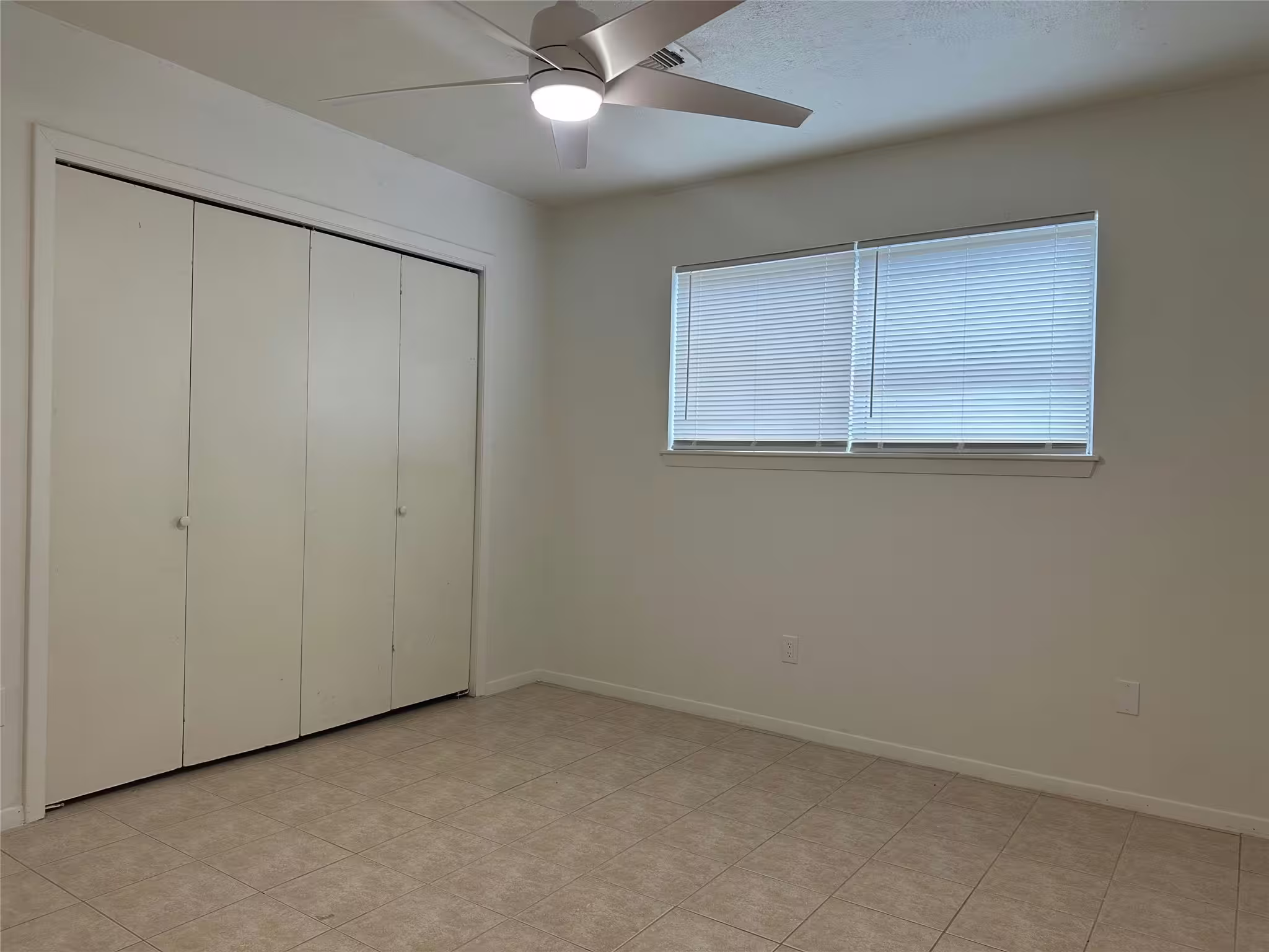 Photo 7 of 11810 Zarroll Drive, Houston, TX