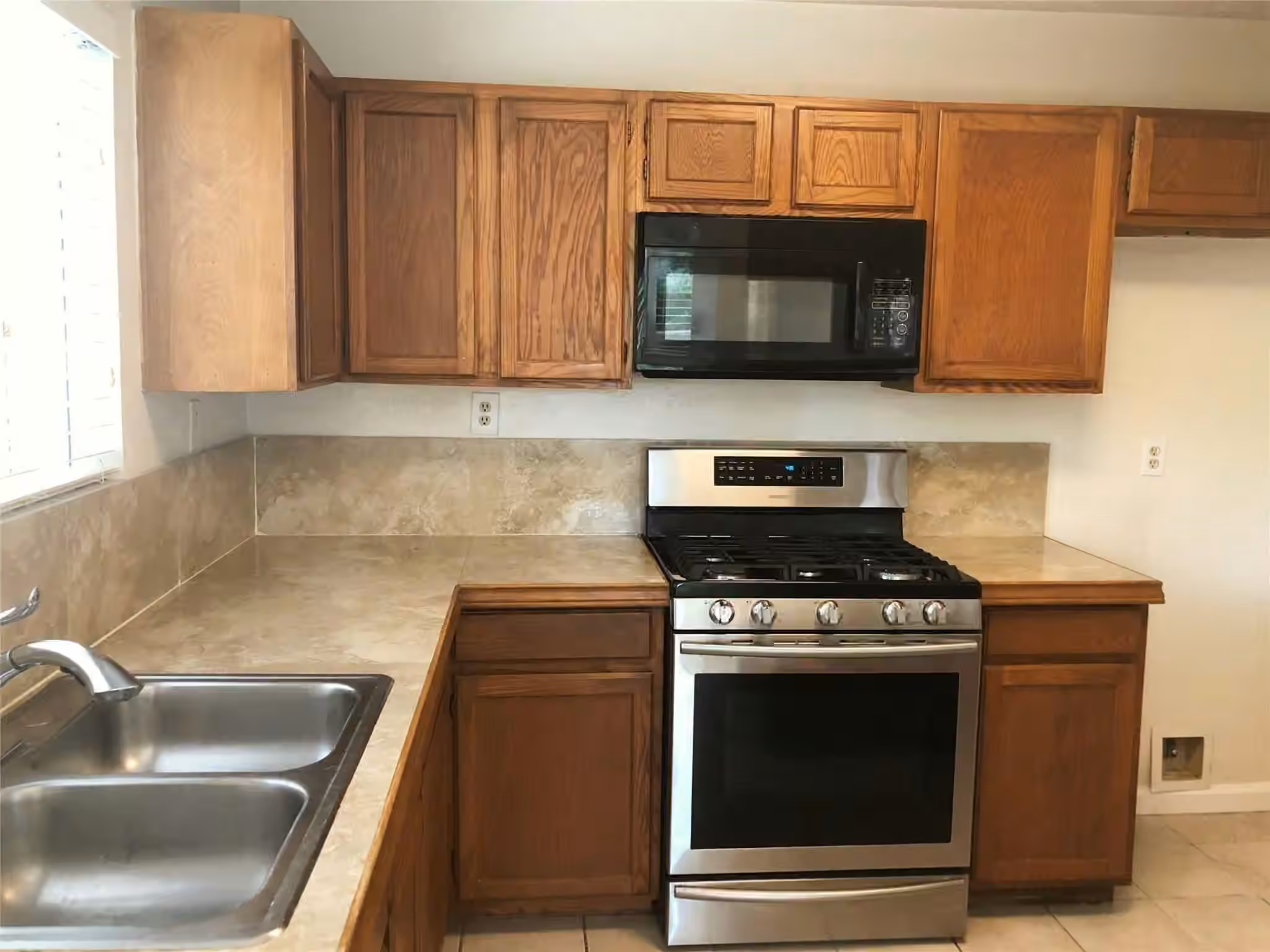 Photo 5 of 12311 Hamsfield Court, Tomball, TX