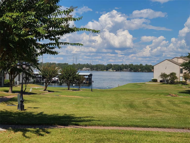 Photo 2 of 102C Lakeview Terrace, Montgomery, TX