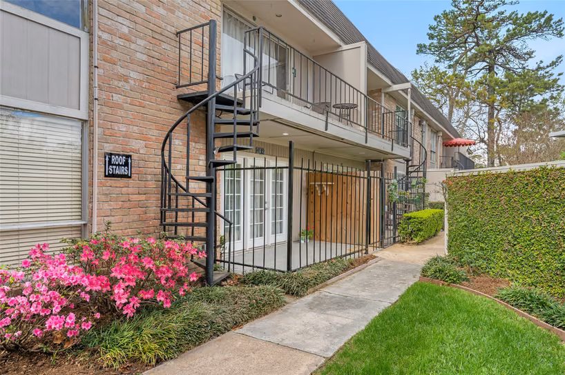 Photo of 2238 S Piney Point Road 102, Houston, TX
