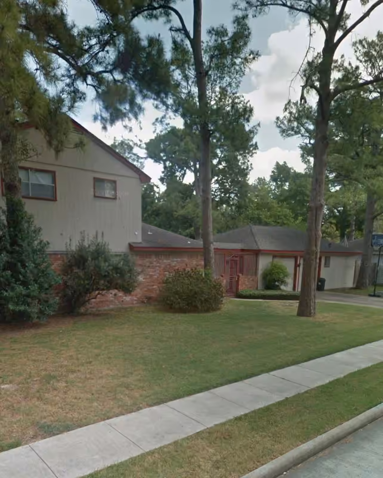 Photo 7 of 2102 Hollow Hook Road, Houston, TX