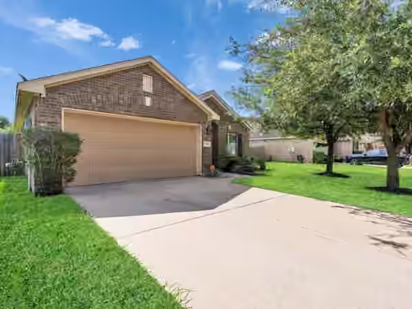 Photo 2 of 1519 Brook Hollow Drive, Pearland, TX