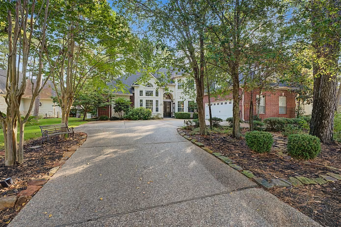 Photo 2 of 1053 Bentwater Drive, Montgomery, TX
