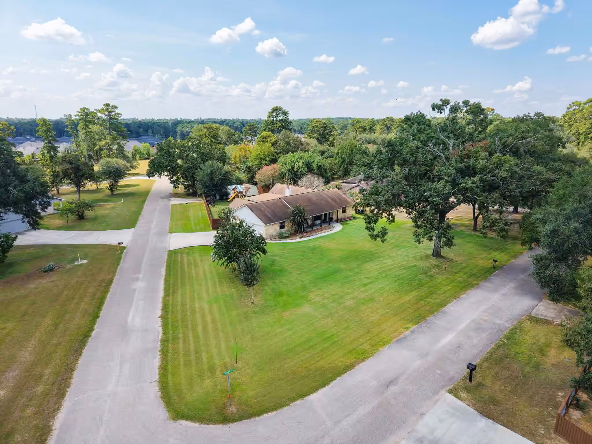 Photo 4 of 1207 Gail Drive, Pinehurst, TX
