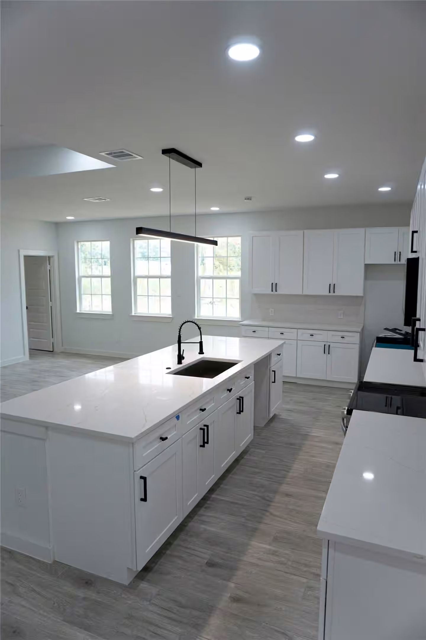 Photo 5 of 602 Road 5201, Cleveland, TX
