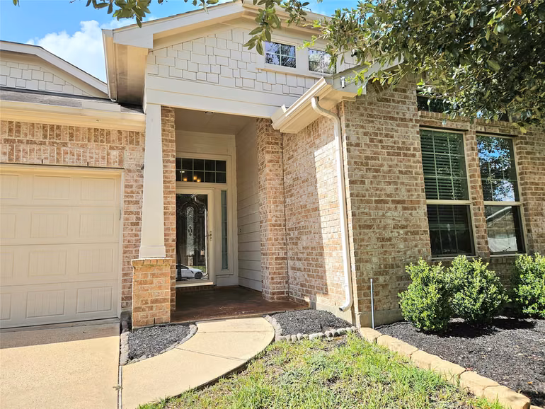 Photo 2 of 8939 Alcina Drive, Tomball, TX
