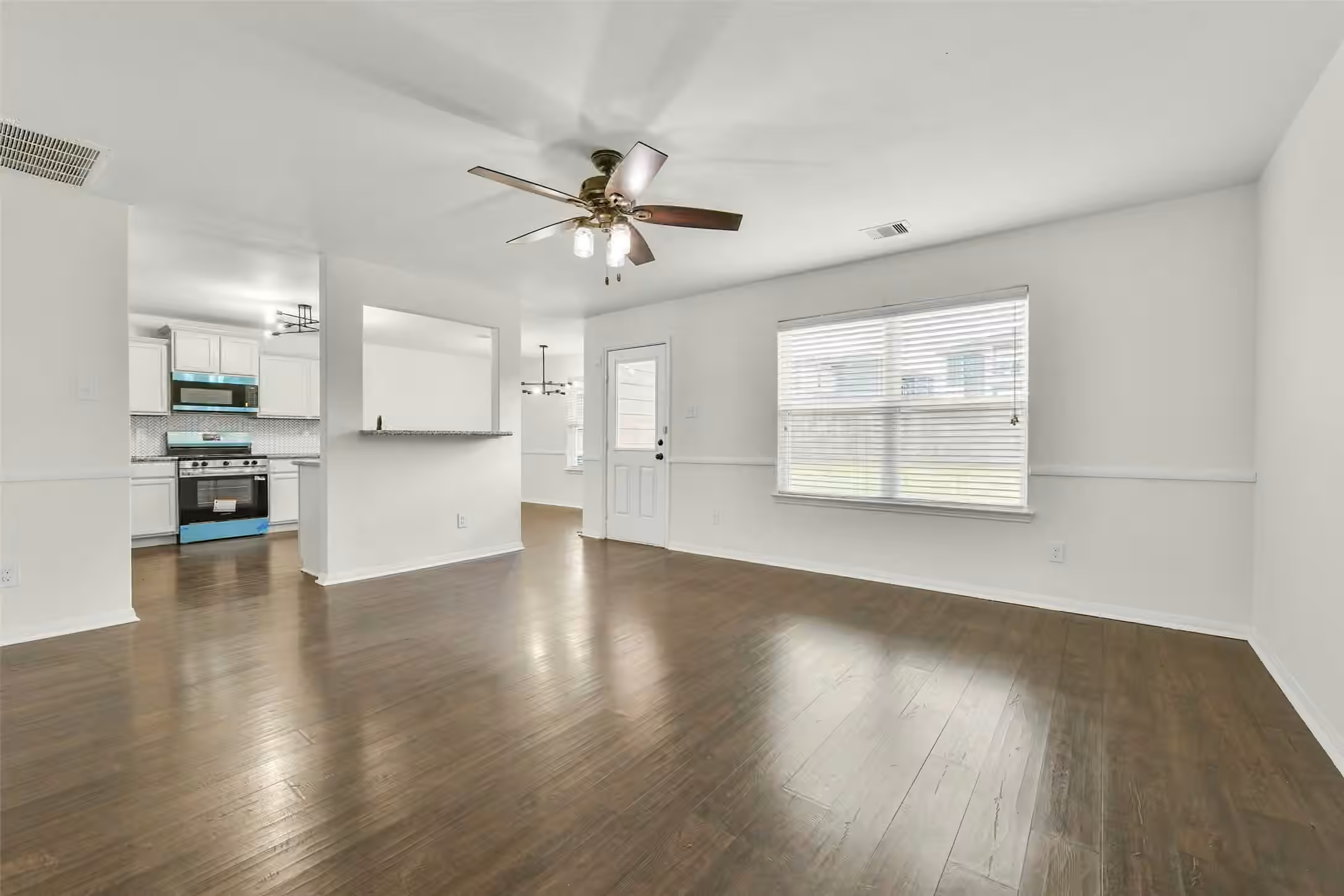 Photo 6 of 2921 Seacrest Lane, La Marque, TX