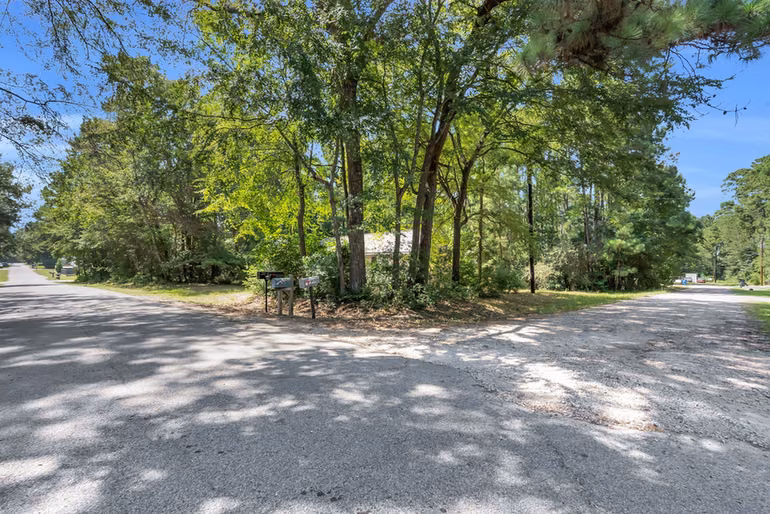 Photo of 15861 Evergreen Lane, Montgomery, TX 77356