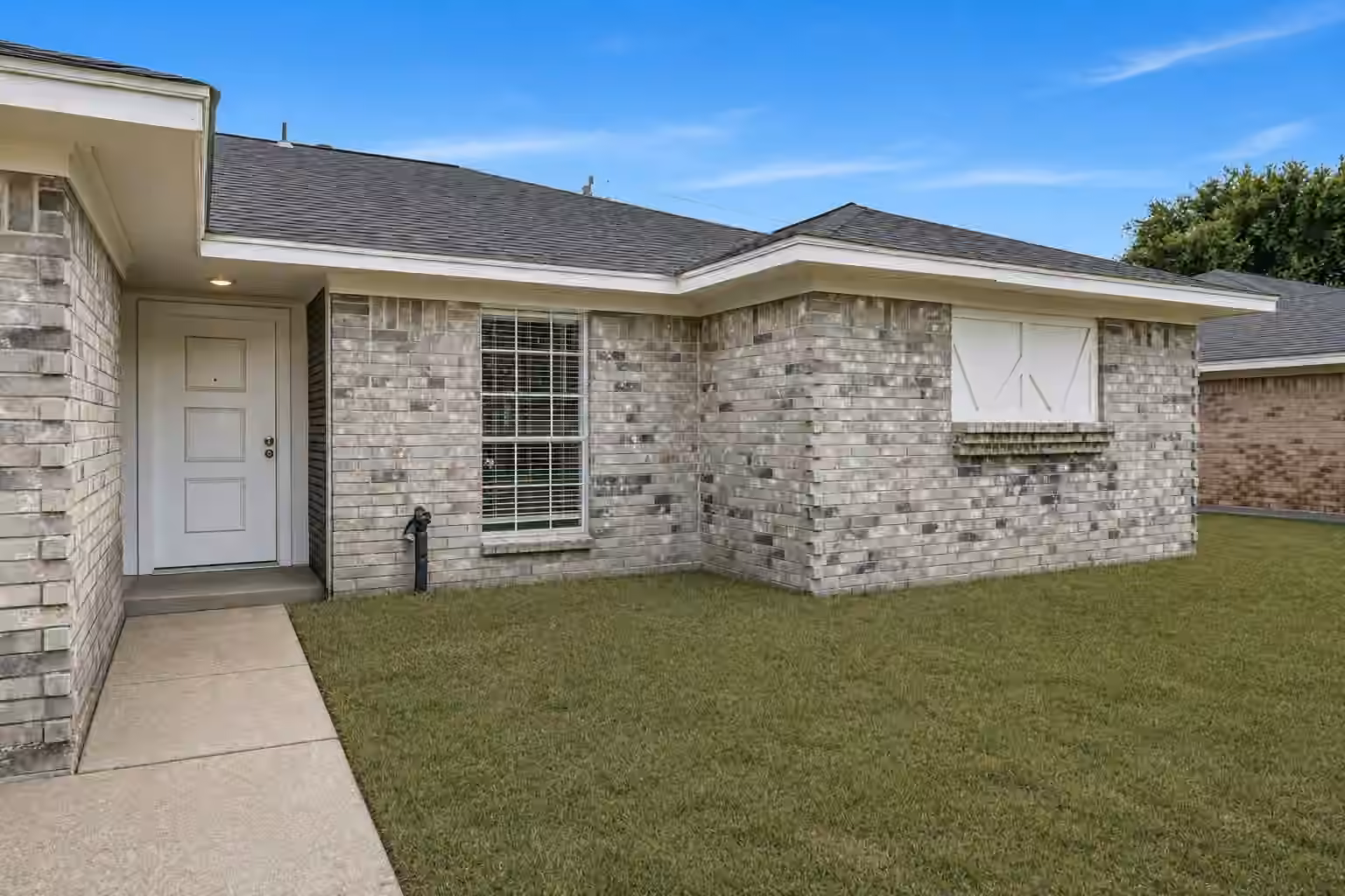 Photo 3 of 1600 Broken Arrow Street, Baytown, TX