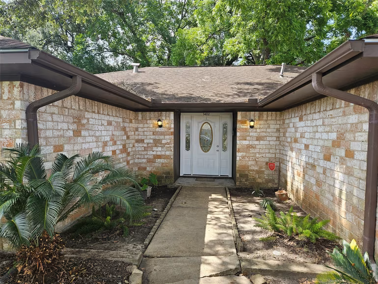 Photo 2 of 1402 New Orleans Street, Deer Park, TX