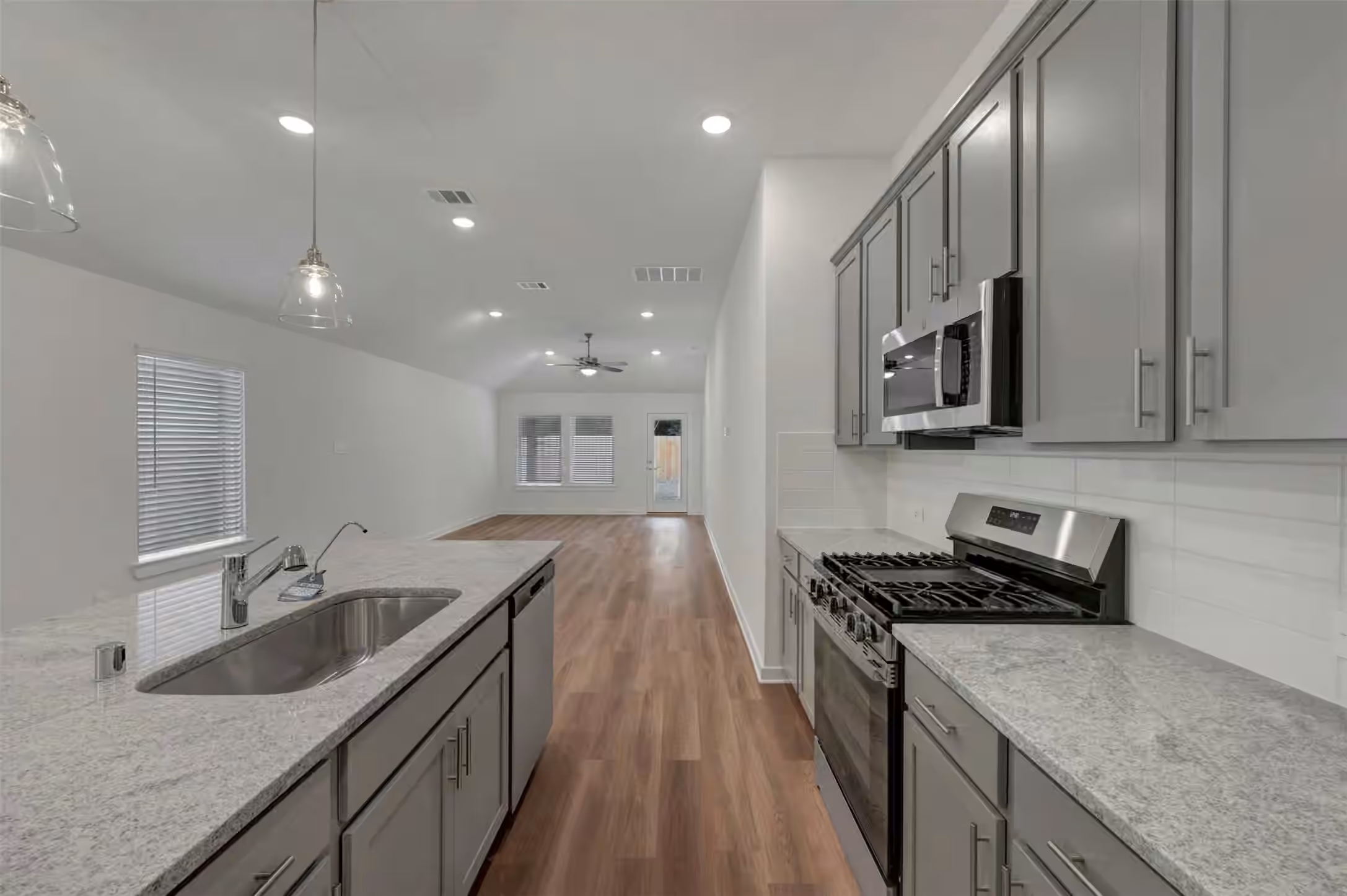 Photo 2 of 20534 Draper Road, Tomball, TX
