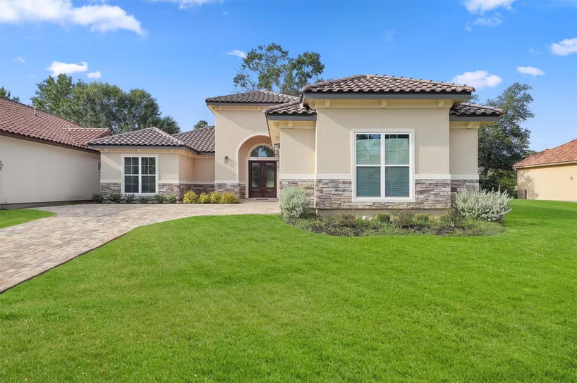 Photo 3 of 16015 Bridges Fairway Lane, Houston, TX
