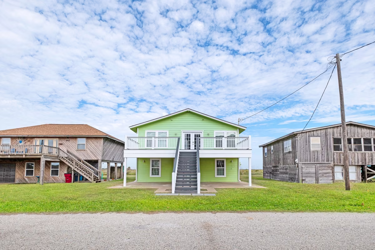 Photo of 453 Beachfront Drive, Matagorda, TX 77457