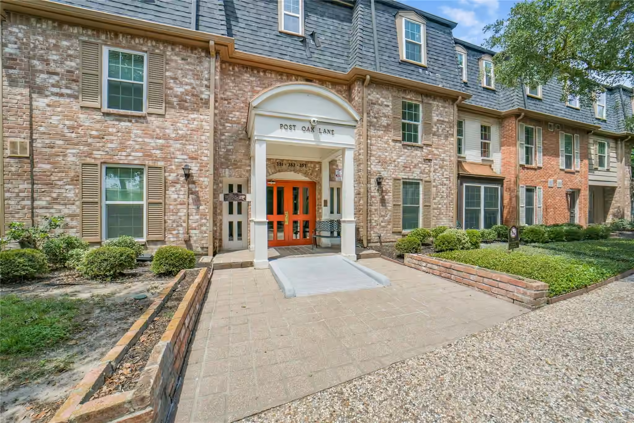 Photo 2 of 351 N Post Oak Lane 706, Houston, TX