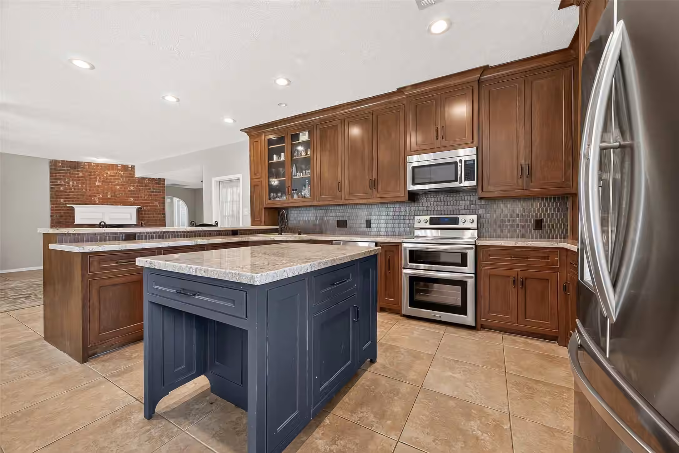 Photo 6 of 7303 Oak Bluff Drive, Magnolia, TX