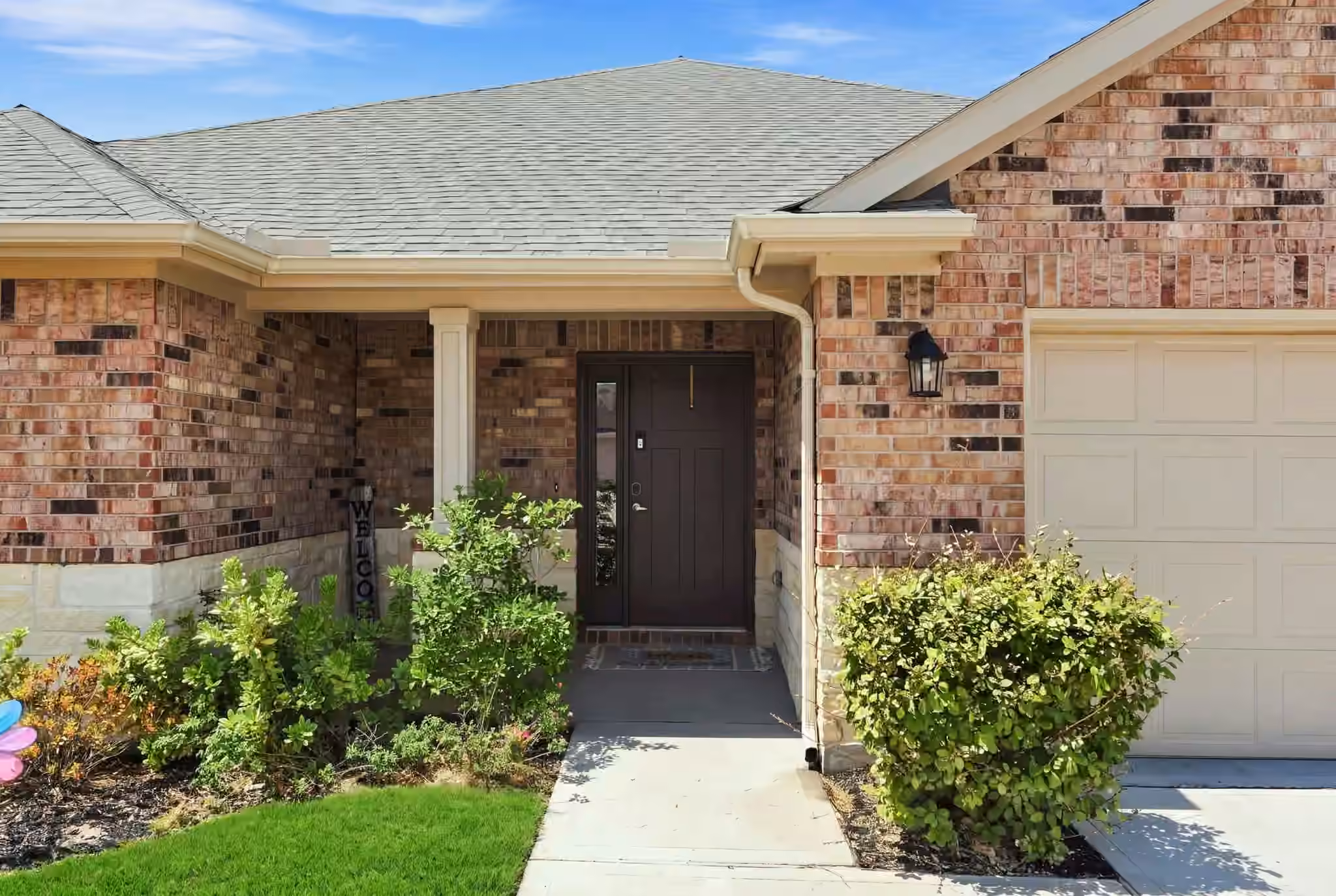 Photo 4 of 40132 Spyglass Hill Drive, Cleveland, TX