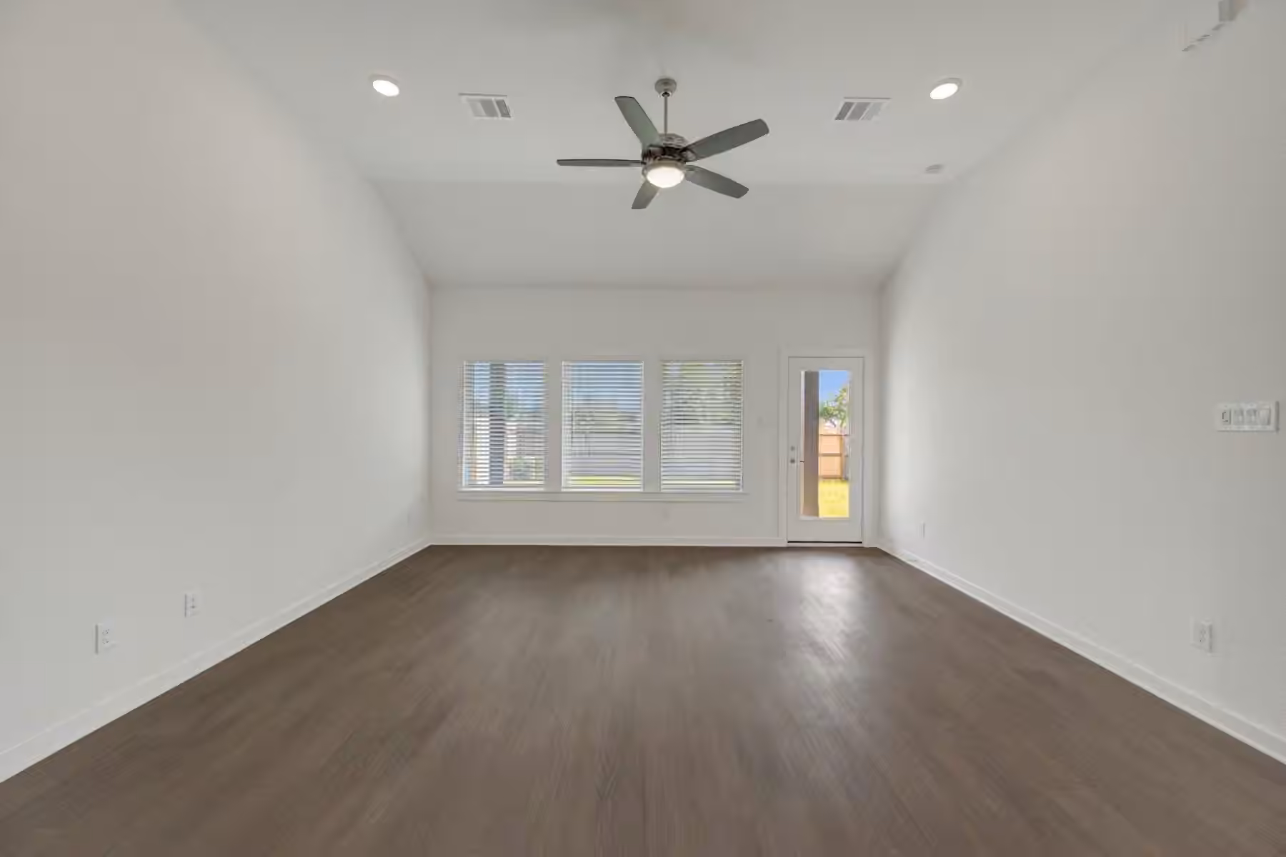 Photo 4 of 32539 Summer Vista Lane, Fulshear, TX