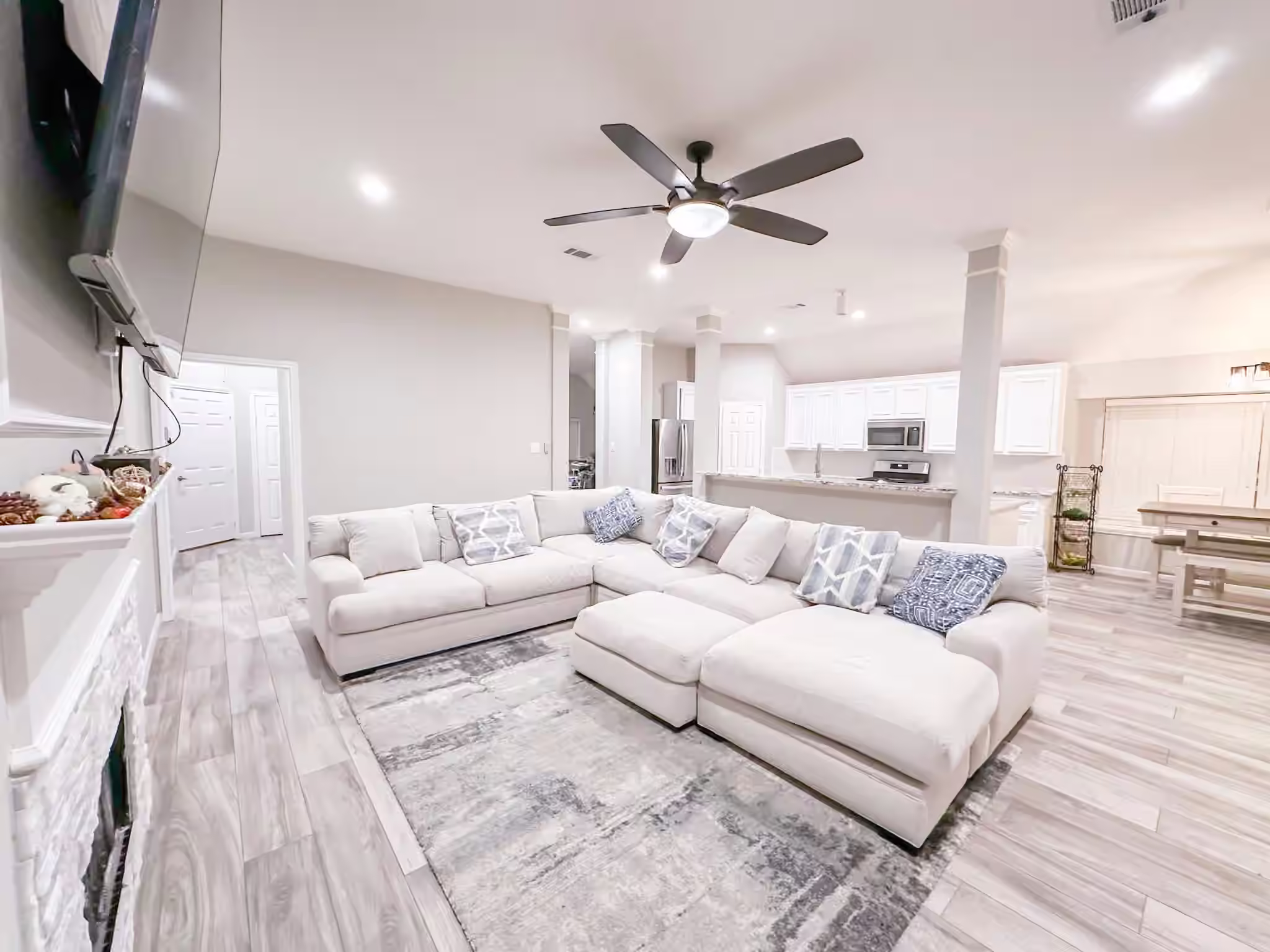Photo 7 of 3722 Paigewood Drive, Pearland, TX