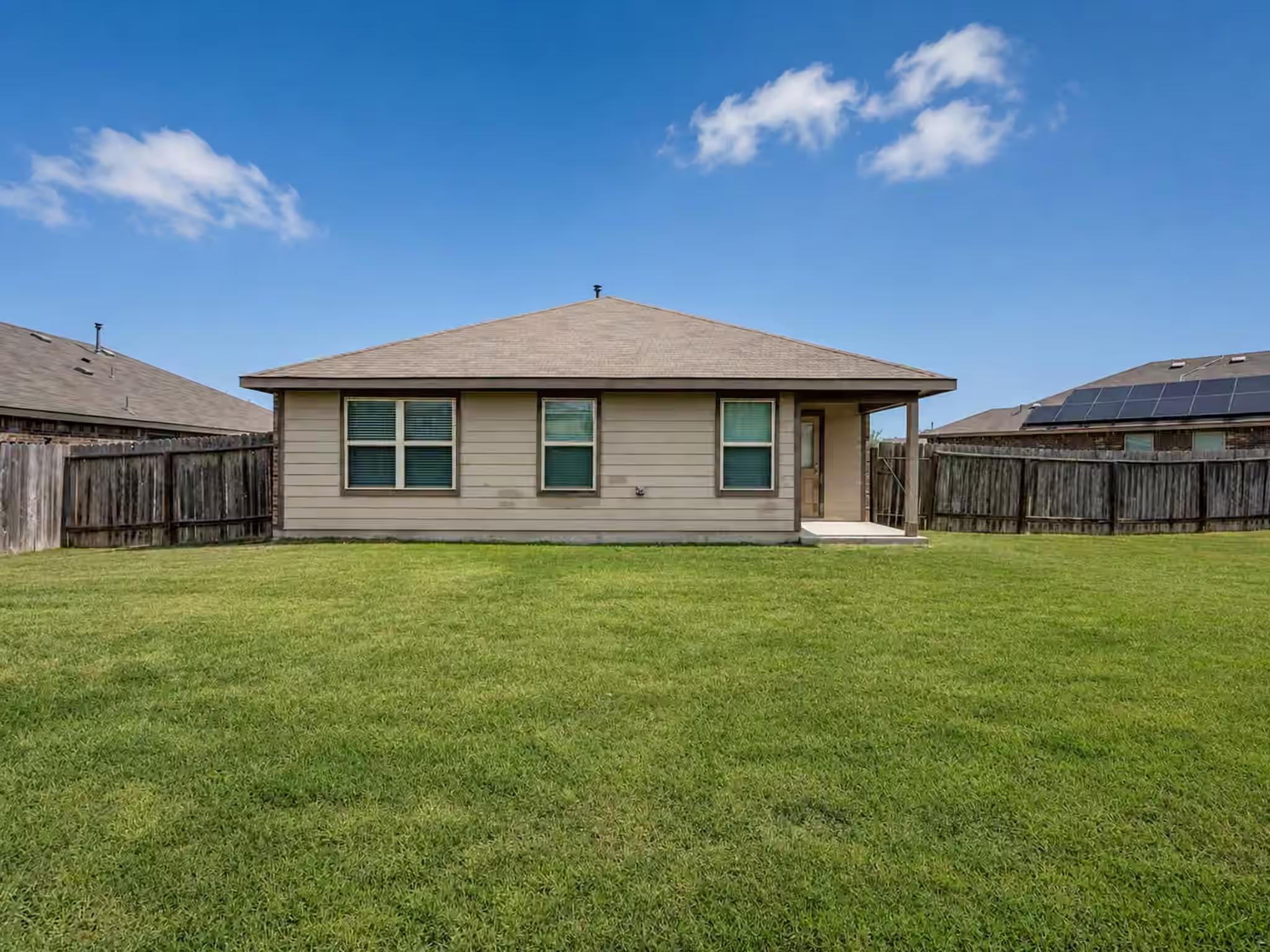 Photo 5 of 6430 Indigo Cliff Drive, Rosenberg, TX