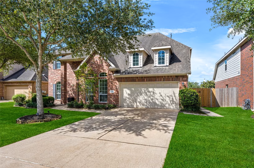 Photo of 1111 Haye Road, Friendswood, TX