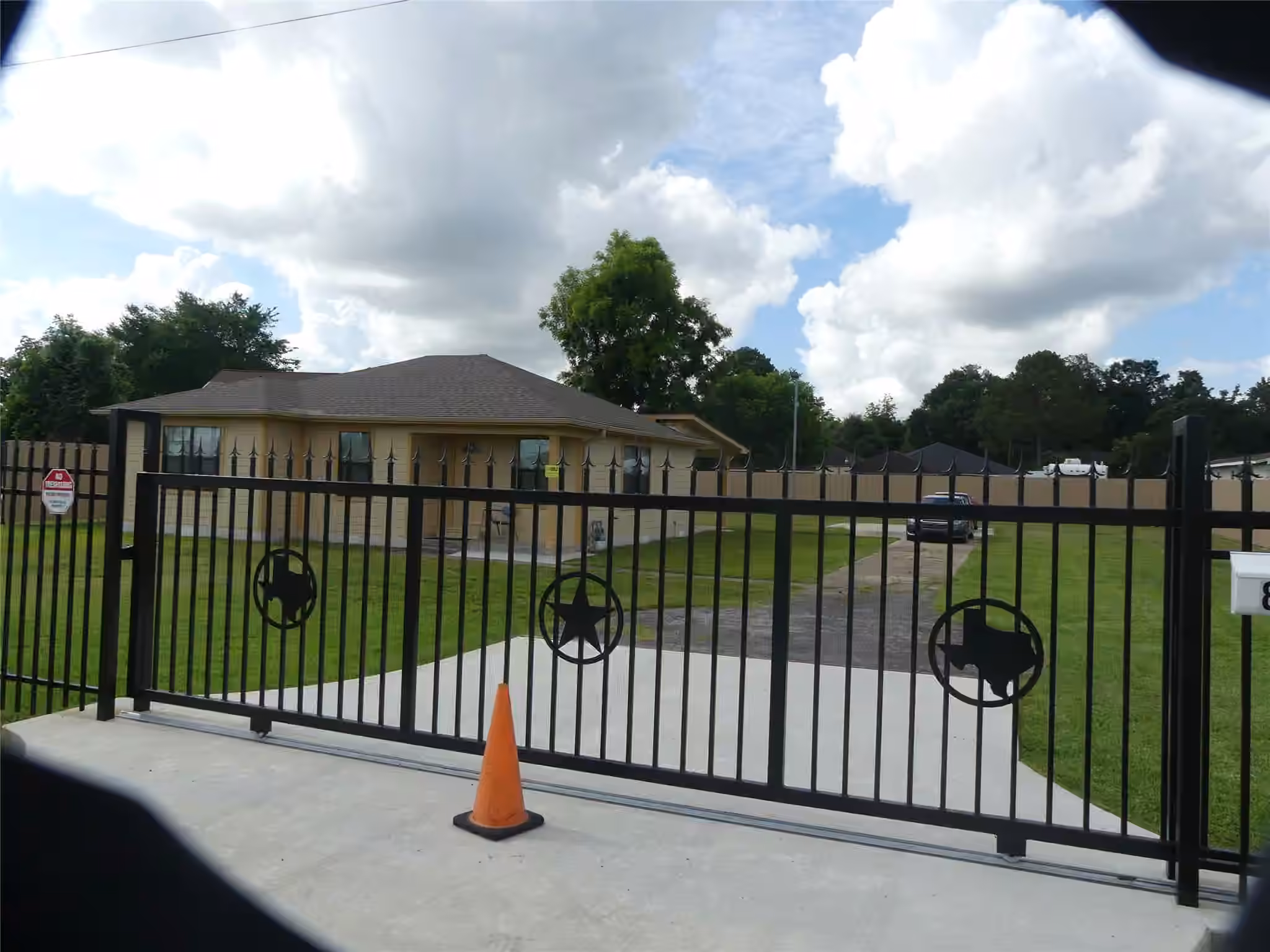 Photo 2 of 802 Candler Drive, Houston, TX