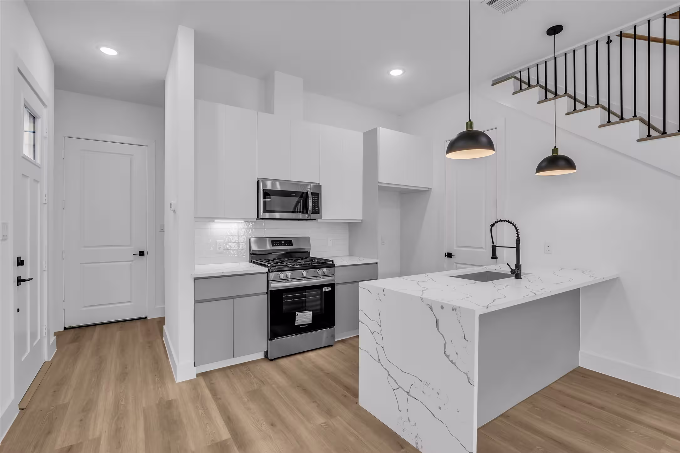 Photo 6 of 1504 Griffin Street, Houston, TX
