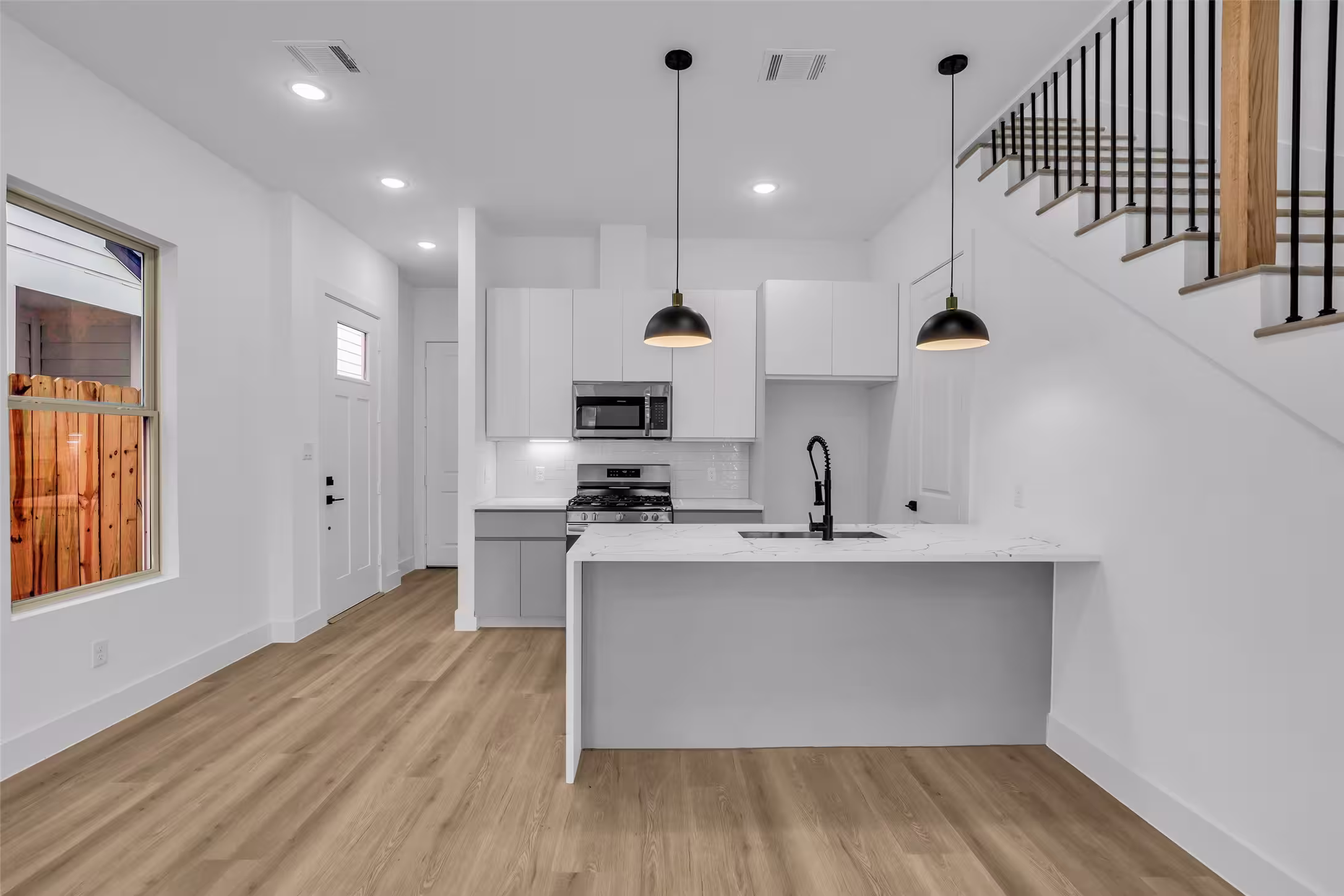 Photo 7 of 1504 Griffin Street, Houston, TX