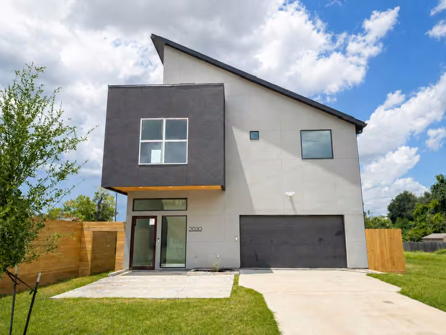 Photo of 2030 Forest Hill Boulevard, Houston, TX 77023