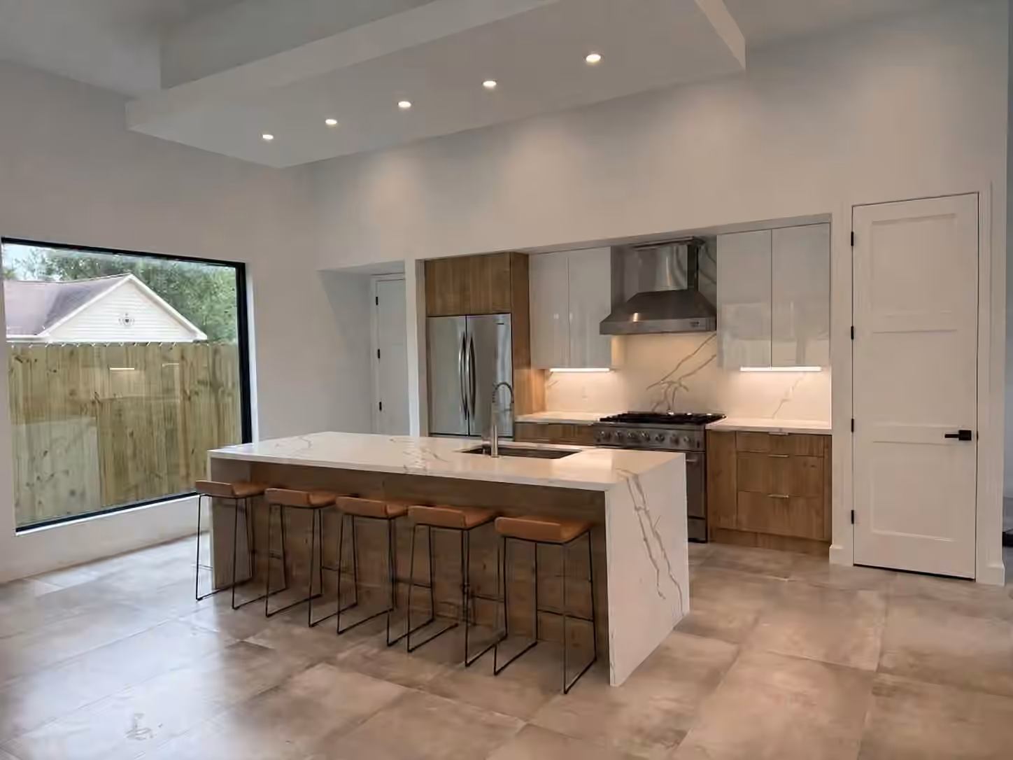 Photo 3 of 2030 Forest Hill Boulevard, Houston, TX