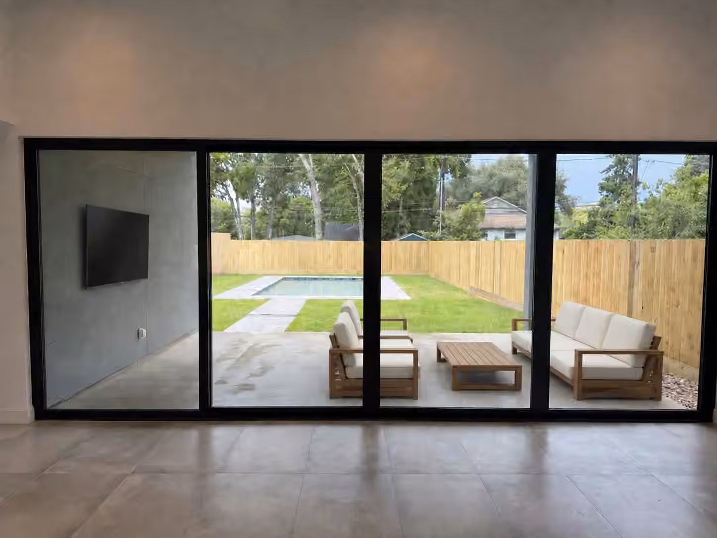 Photo 6 of 2030 Forest Hill Boulevard, Houston, TX