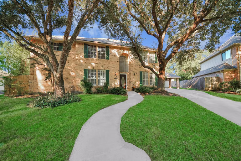 Photo 3 of 1910 Aspley Court, Houston, TX