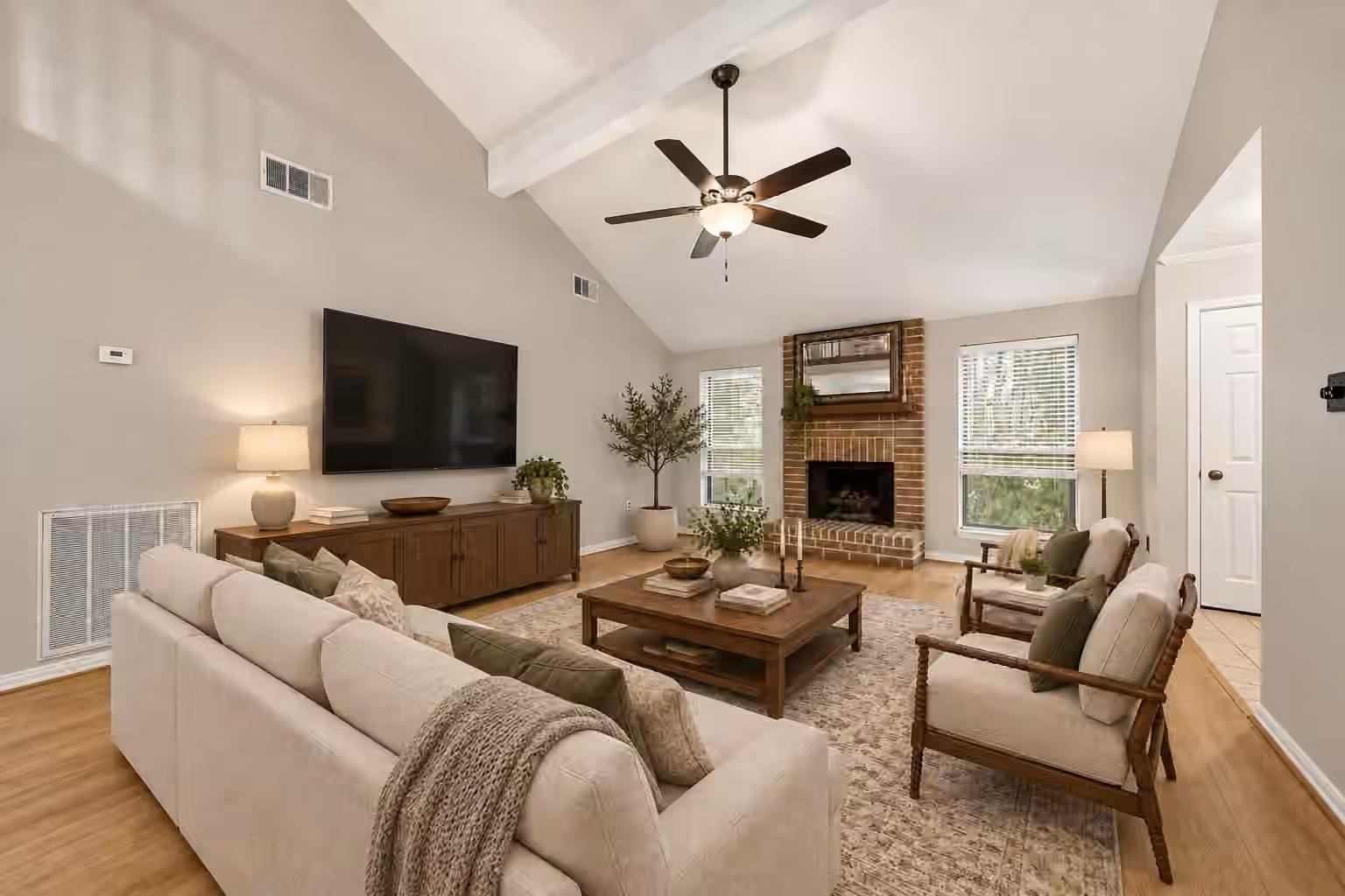 Photo 3 of 71 TIMBERSPIRE Lane, The Woodlands, TX