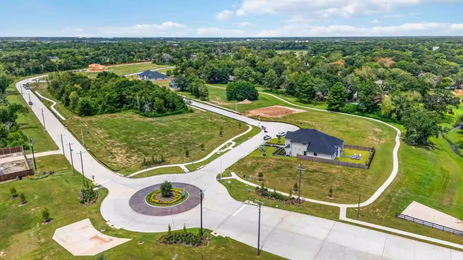 Photo 5 of 2511 Friendswood Trail, Friendswood, TX