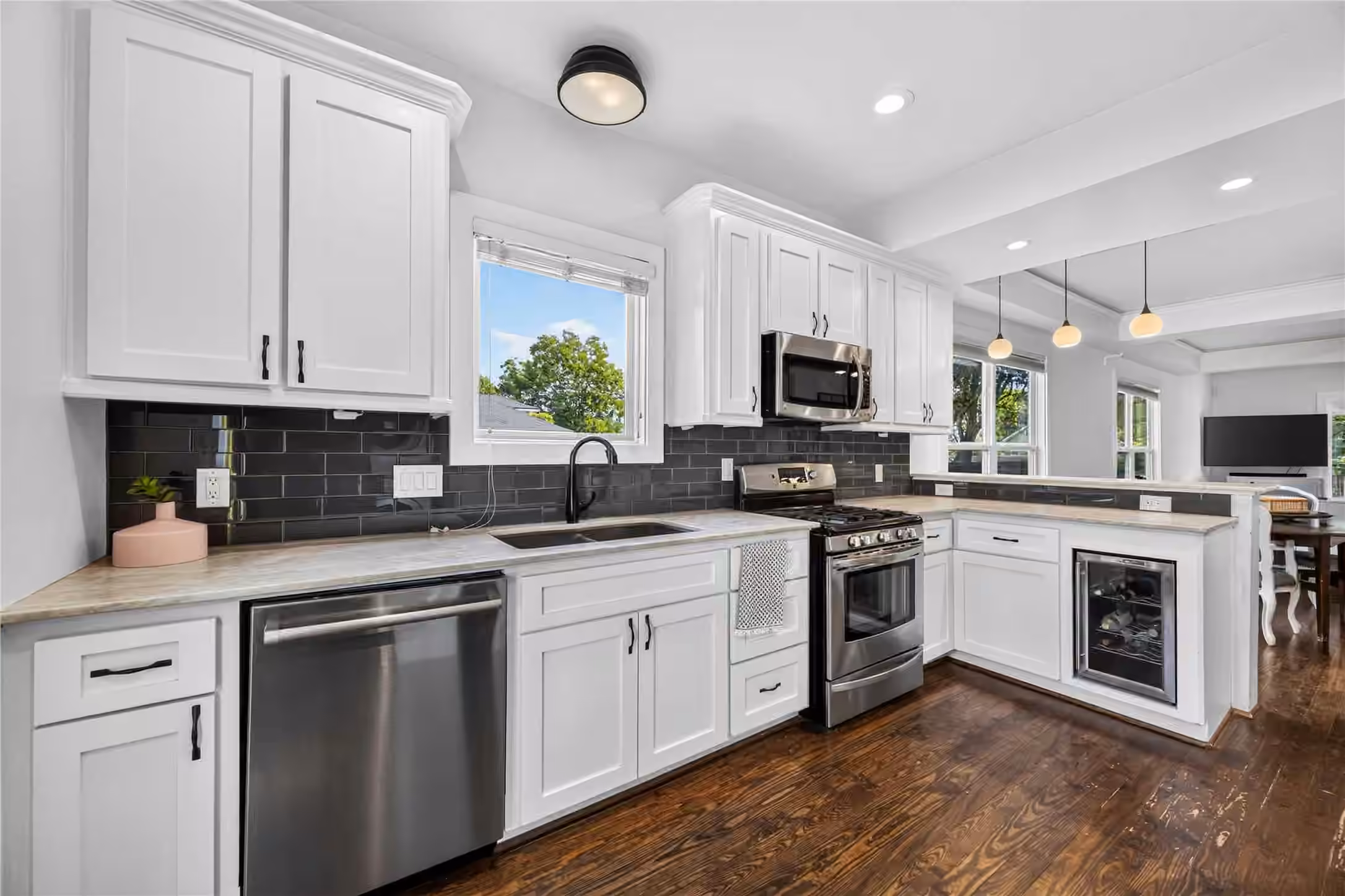 Photo 5 of 711 Walton Street, Houston, TX