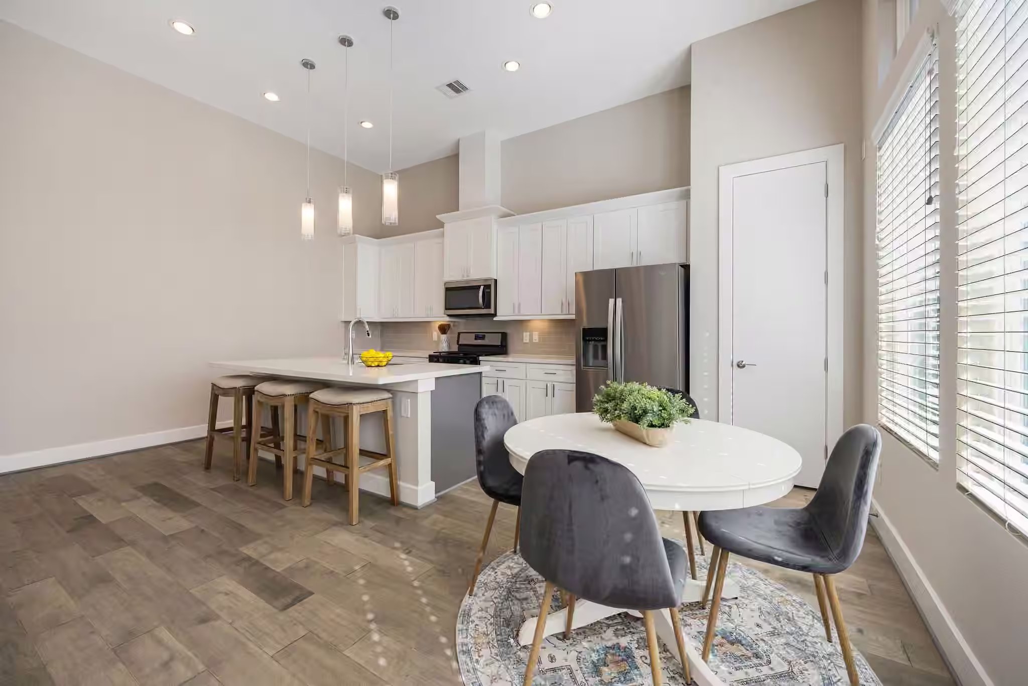 Photo 6 of 4450 W Tidwell Road I, Houston, TX