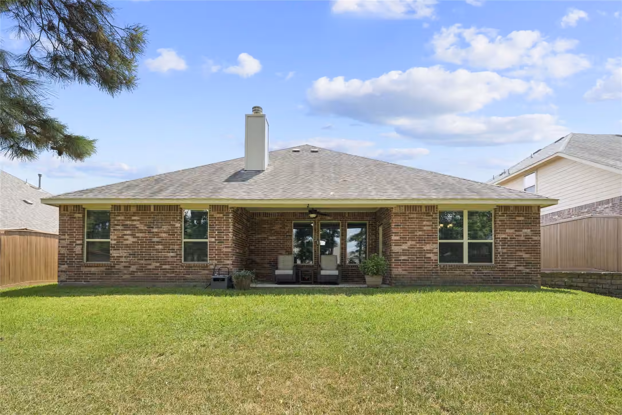 Photo 3 of 1514 Holly Chase Court, Conroe, TX