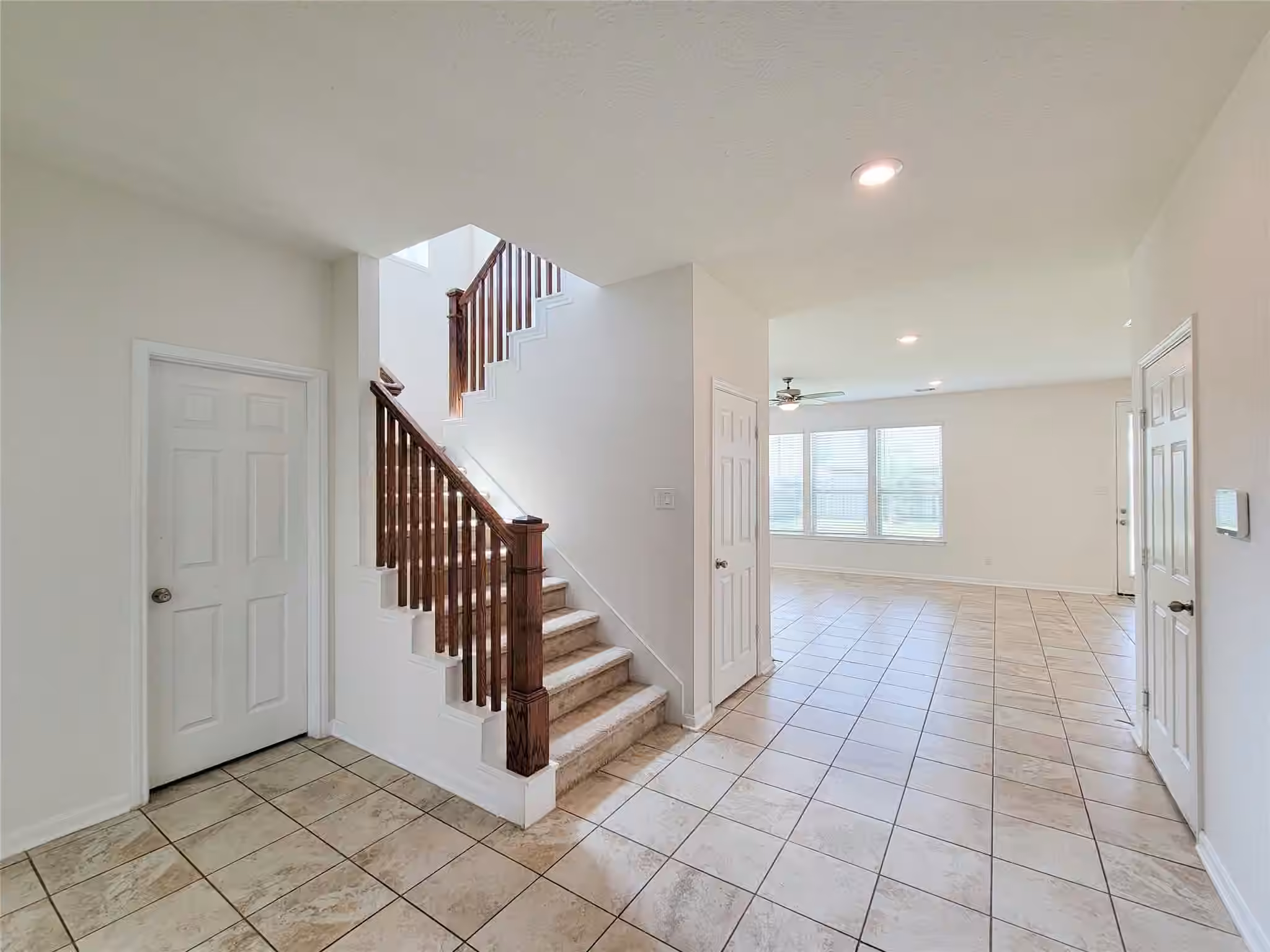 Photo 3 of 14108 Wedgewood Lakes Court, Pearland, TX