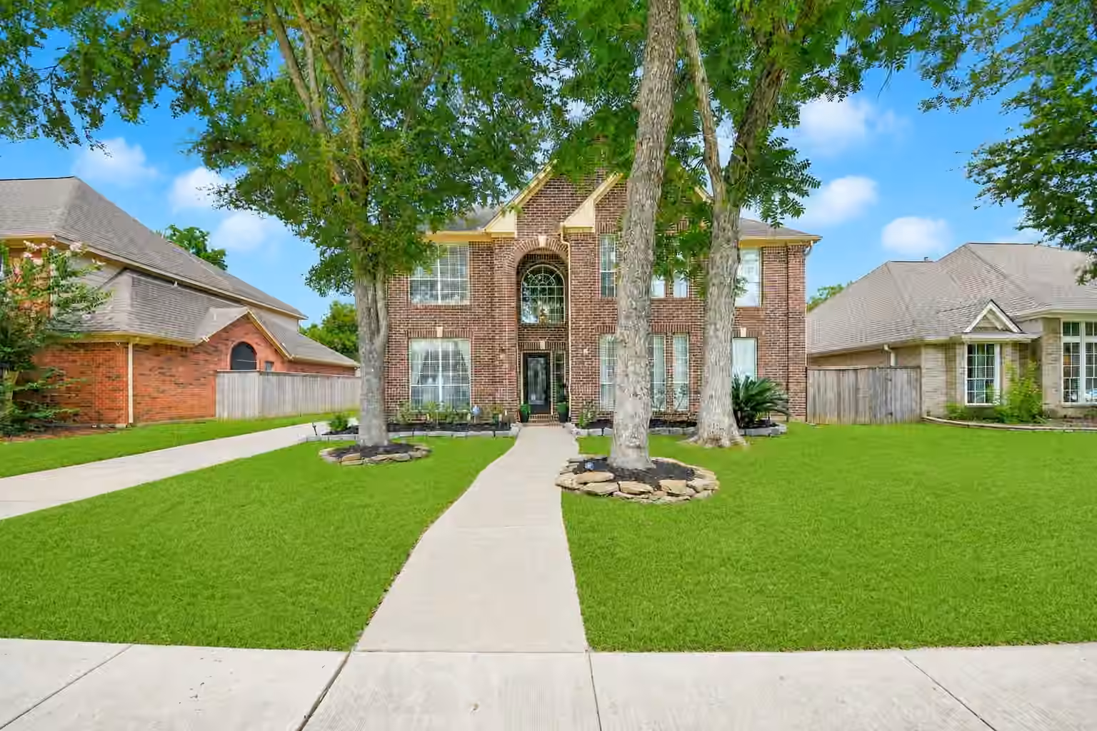 Photo of 1123 Glendale Drive, Sugar Land, TX