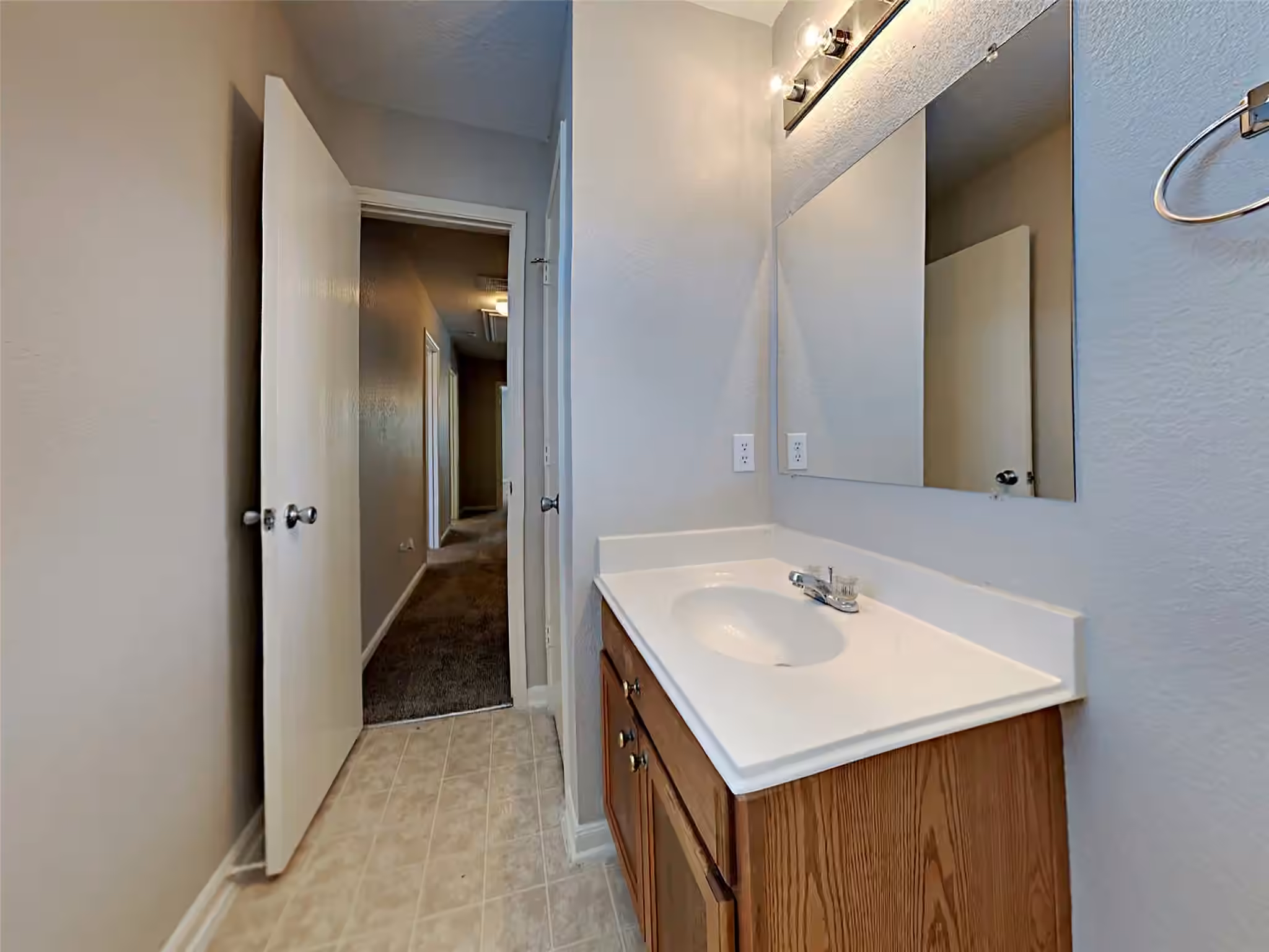 Photo 4 of 19023 Remington Park Drive, Houston, TX