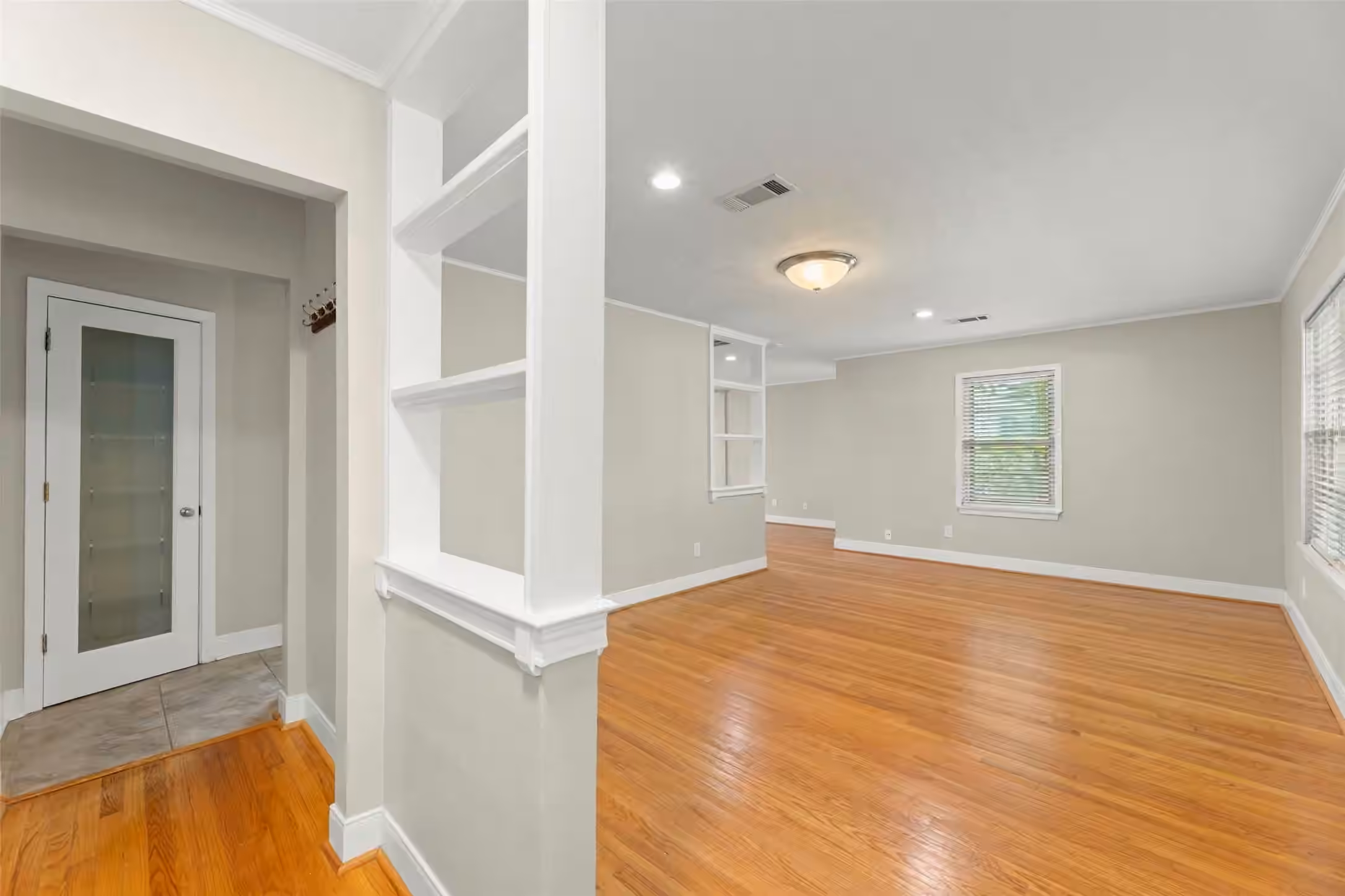 Photo 6 of 8106 Lorrie Drive, Houston, TX