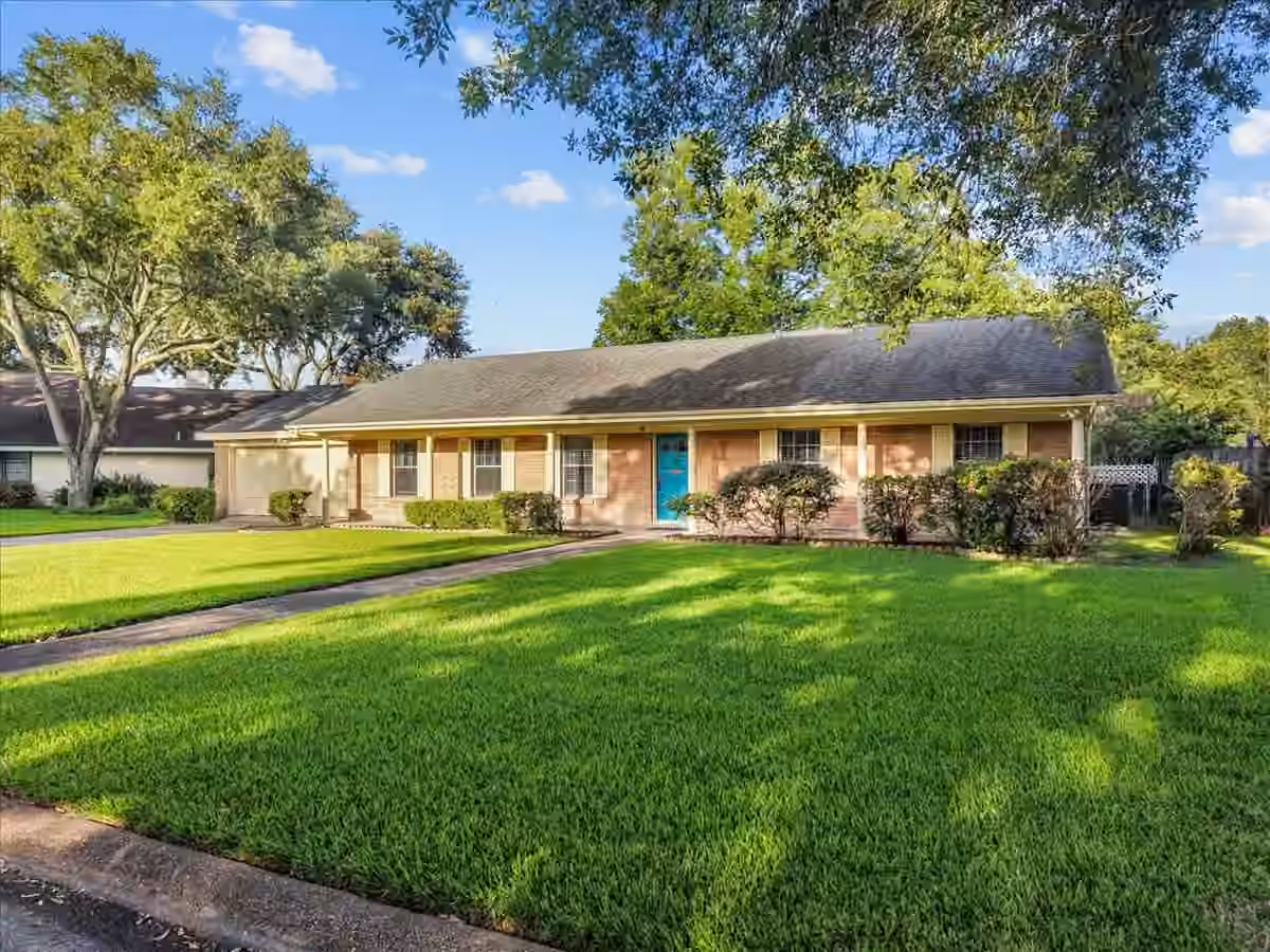 Photo of 1712 Tara Circle, Texas City, TX