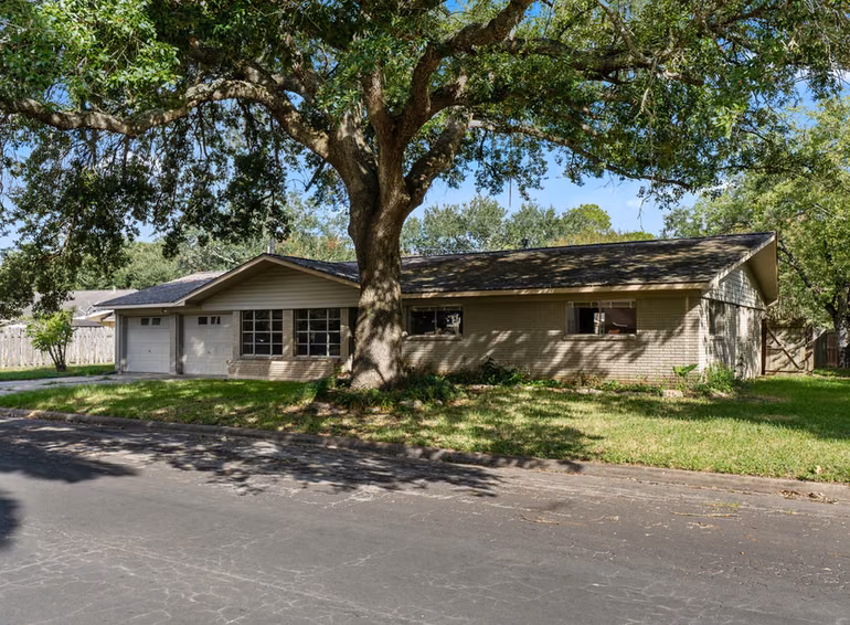 Photo of 2909 La Vista Avenue, Bay City, TX