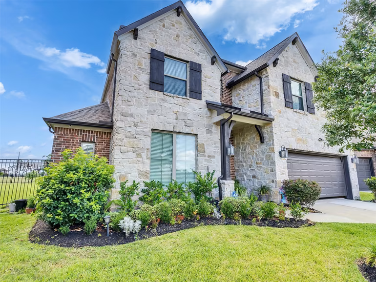 Photo 3 of 15603 Roscobie Park Drive, Humble, TX
