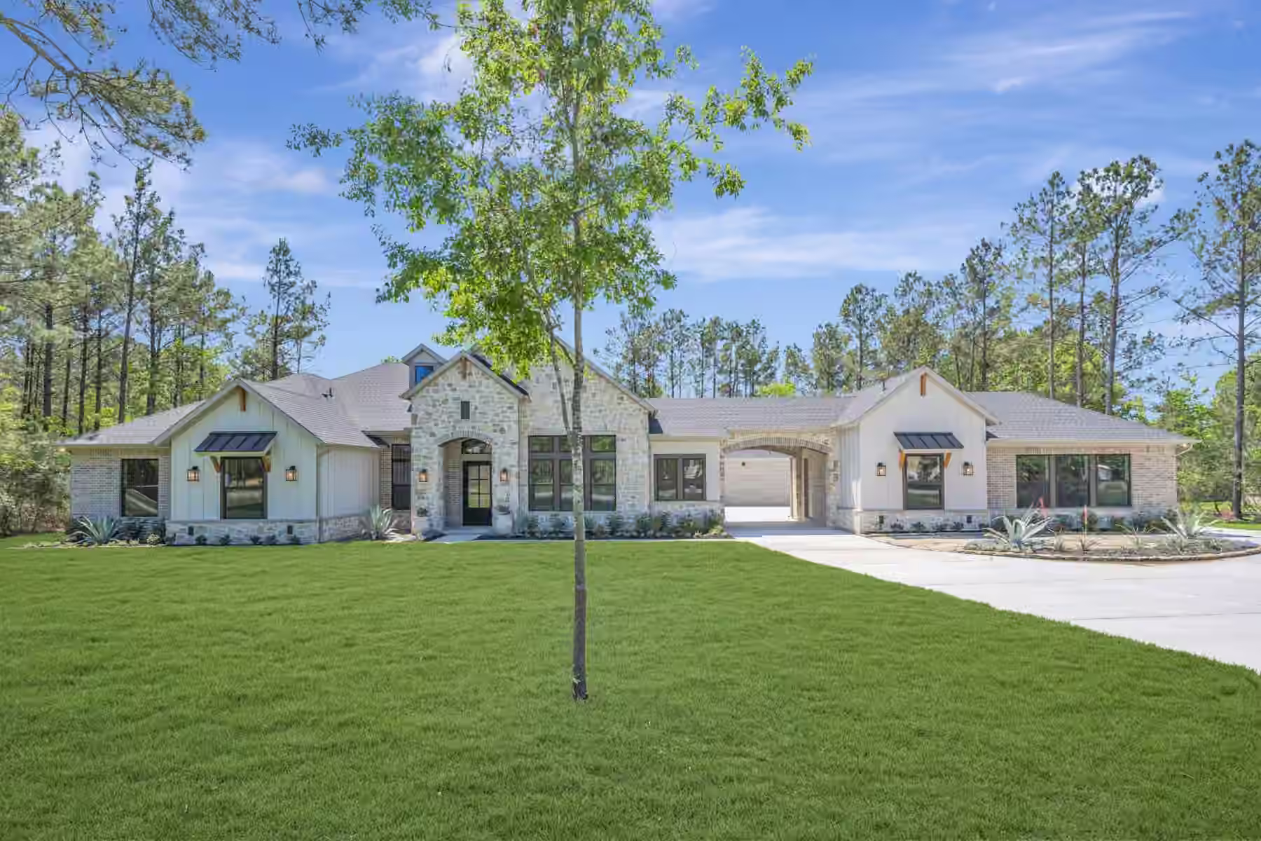 Photo 3 of 7741 Dog Wood Acres Drive, Montgomery, TX