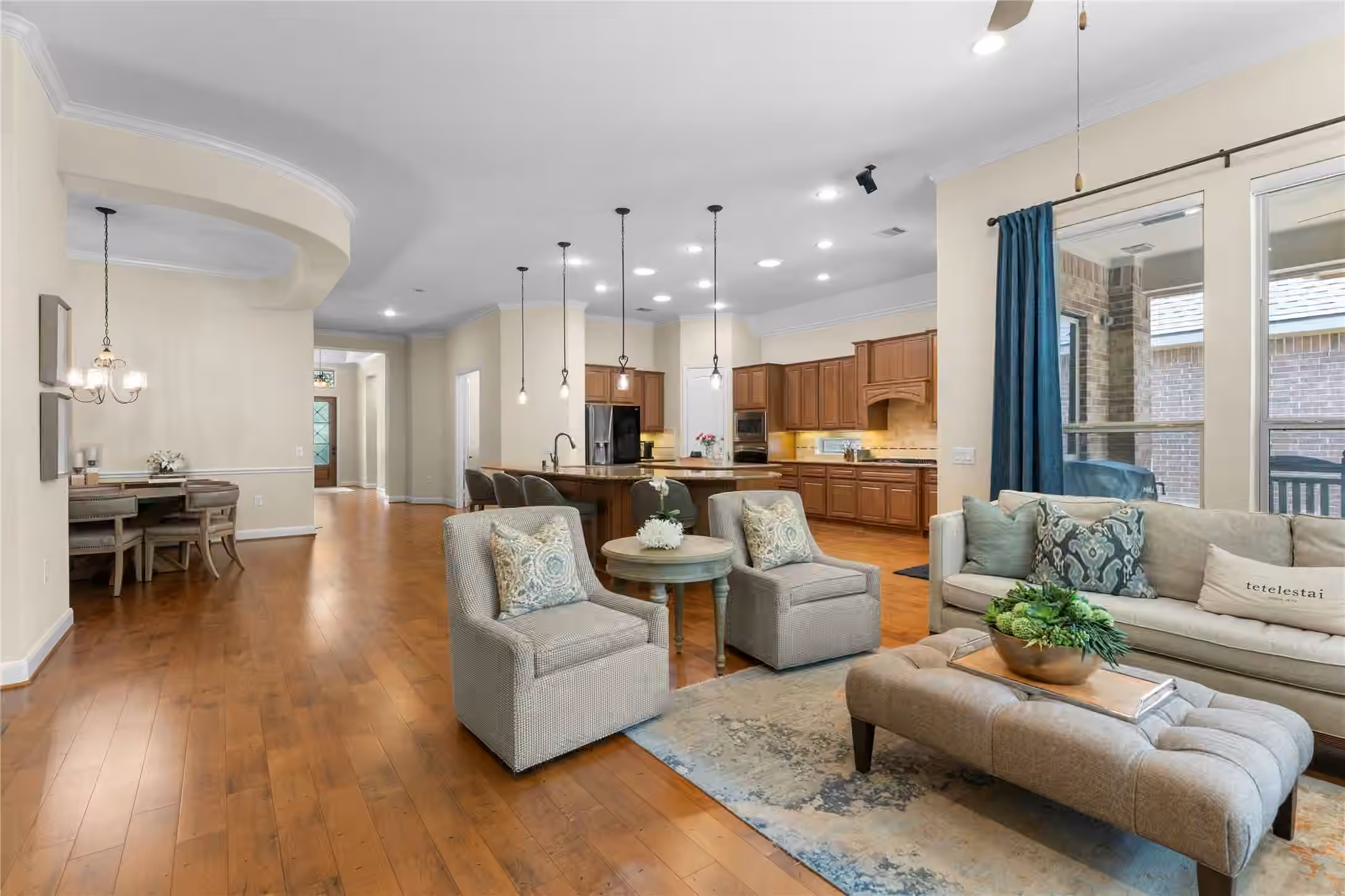 Photo 3 of 7 Brakendale Place, The Woodlands, TX