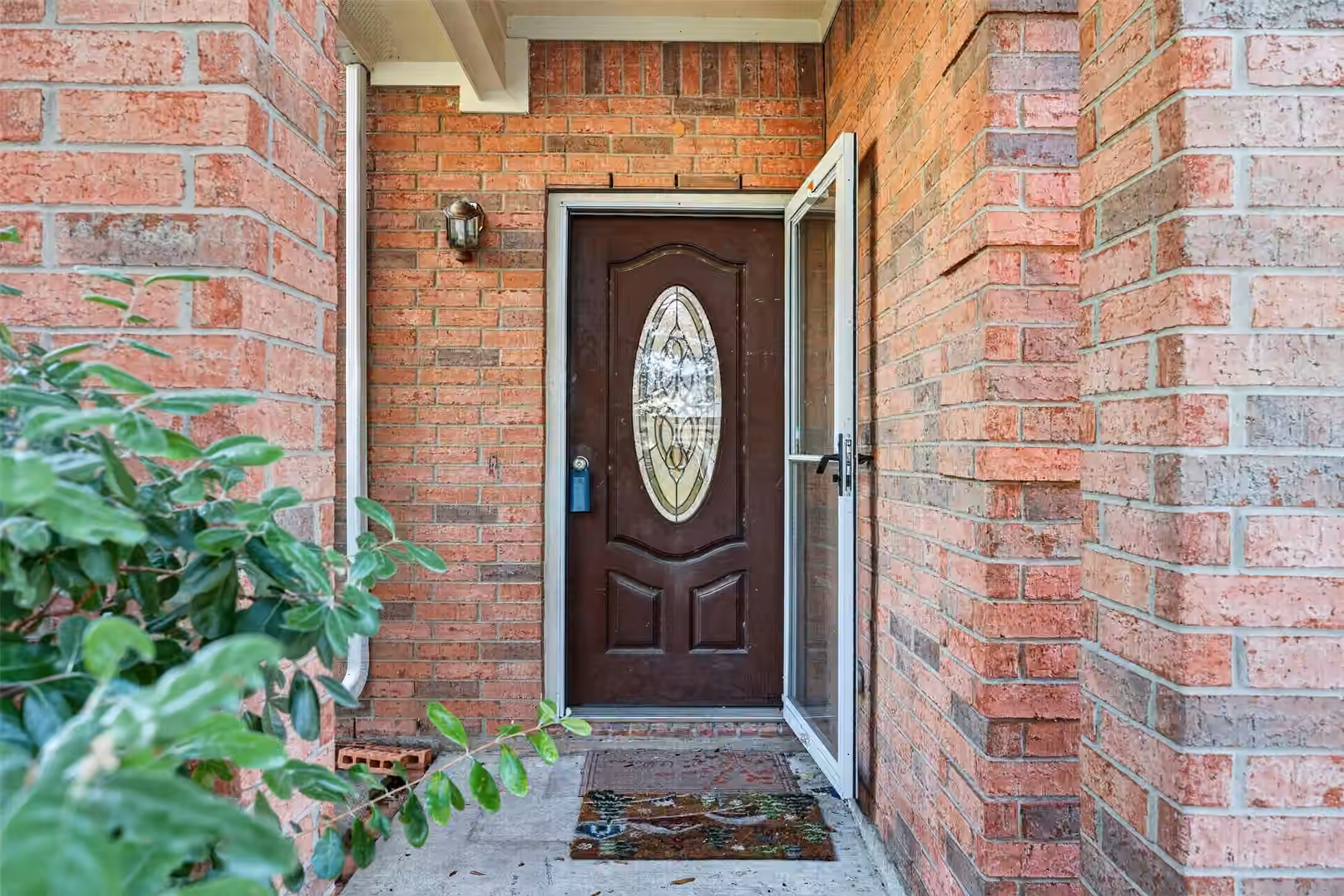 Photo 5 of 9002 Durham Manor Lane, Houston, TX