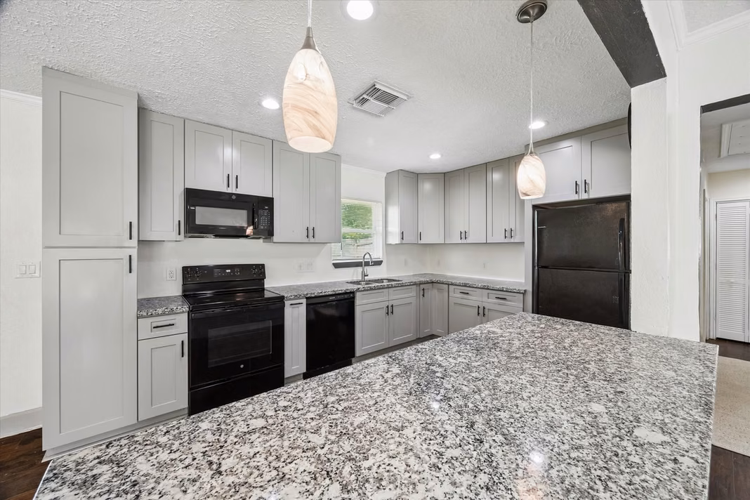Photo 3 of 611 Marleen Street, Houston, TX