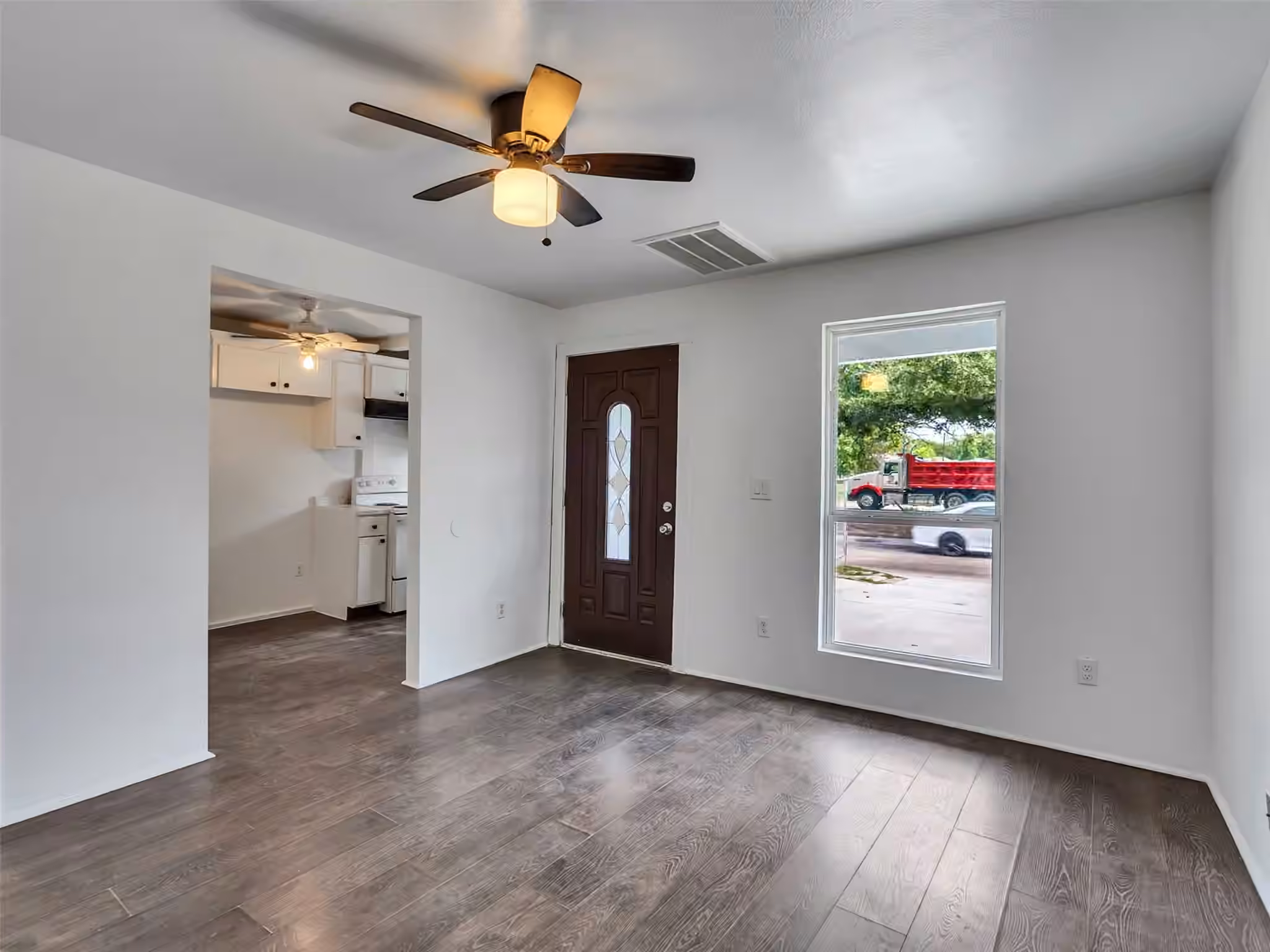 Photo 7 of 5603 N Wayside Drive, Houston, TX