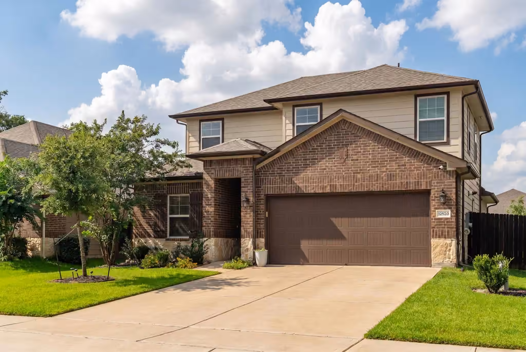 Photo 4 of 12820 S Winding Pines Drive, Tomball, TX